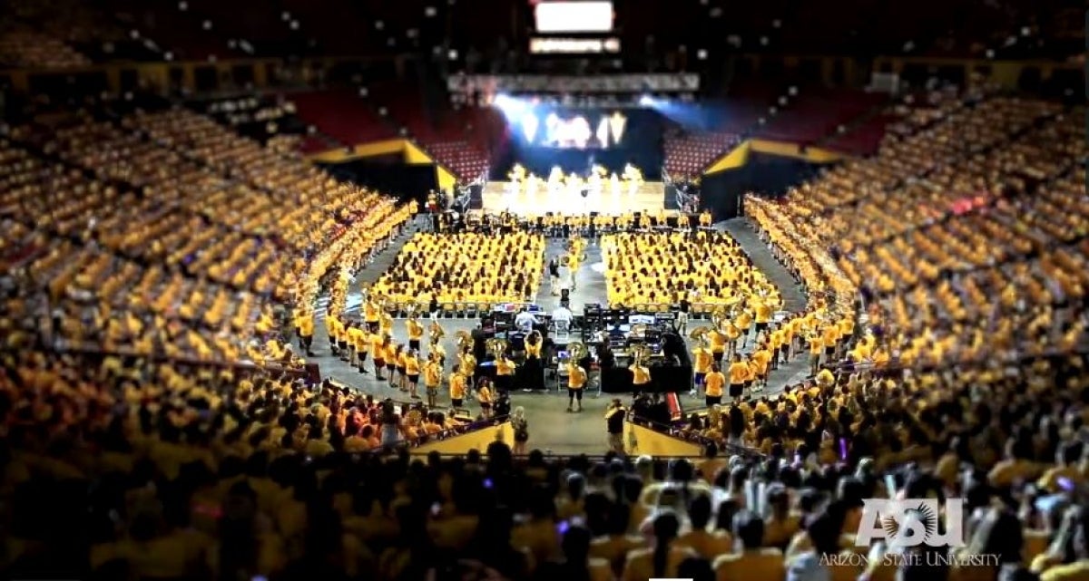 2016 Fall Student Welcome in Wells Fargo Arena  